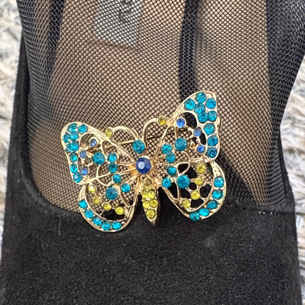 Chinese Laundry Black Suede & Mesh Heels with Removable Crystal Accents, Size 6 - Picture 8 of 10